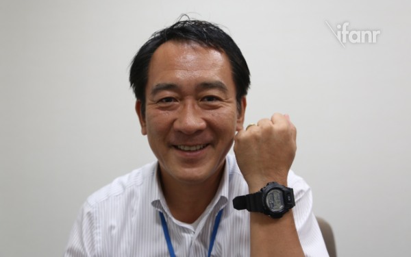 Satomi Michitsuta casio smart watch by ifanr