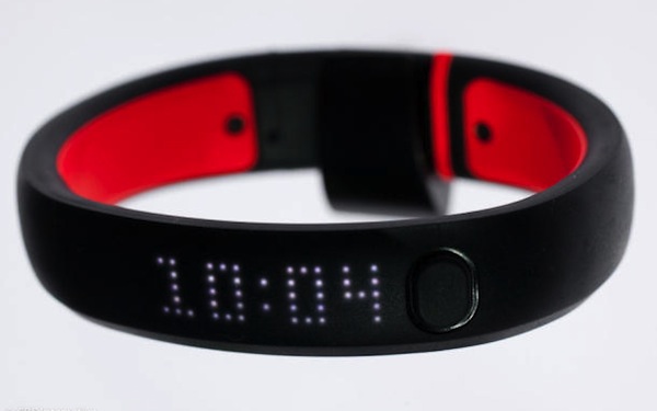 004NIke_Fuelband_35829199_product_610x407