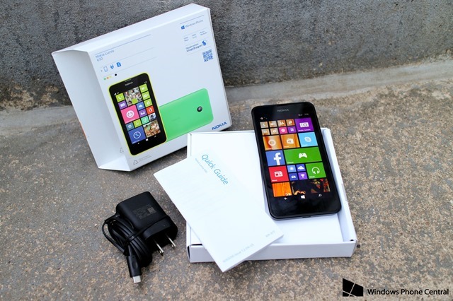 http://livesino.net/images/farm32/-Lumia-630-_C0BA/lumia_630_unboxing2_thumb.jpg